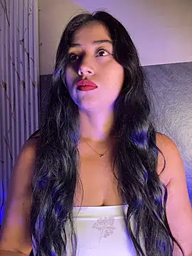 Snapshot of Valentinne_z chatting on April 2026 06:55:02 AM Valentinne z online show from April 2026 06:55:02 AM