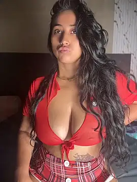 Snapshot of Valentinne_z chatting on April 2026 07:29:01 AM Valentinne z online show from April 2026 07:29:01 AM