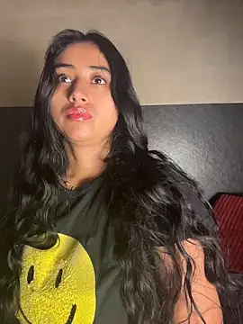 Snapshot of Valentinne_z chatting on April 2026 10:41:02 AM Valentinne z online show from April 2026 10:41:02 AM