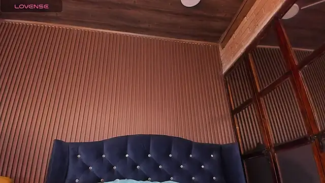 JuliaDawson  online show from February 2025 07:56:02 AM