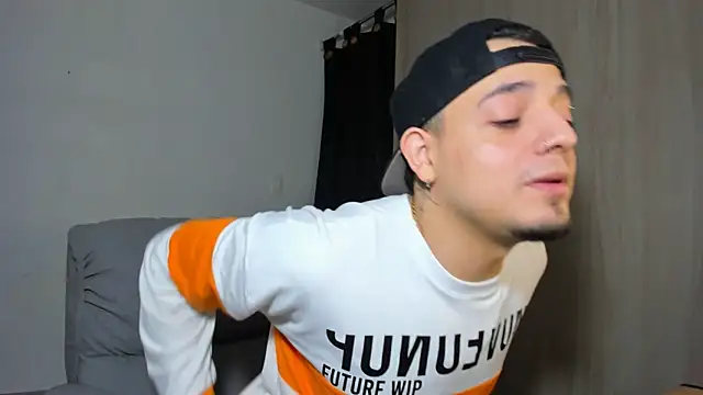 alejandro calderon1 online show from March 2025 05:38:02 AM