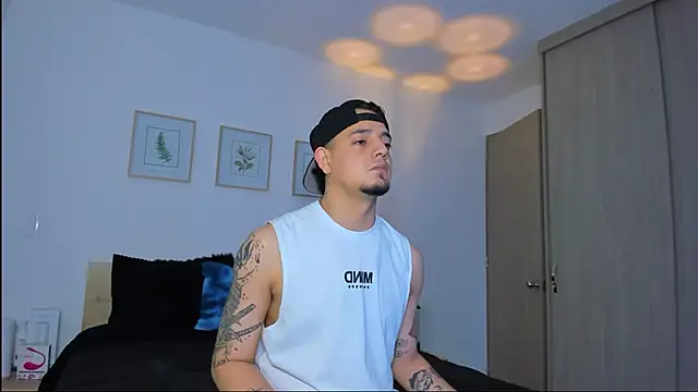 alejandro calderon1 online show from December 2025 01:54:01 AM