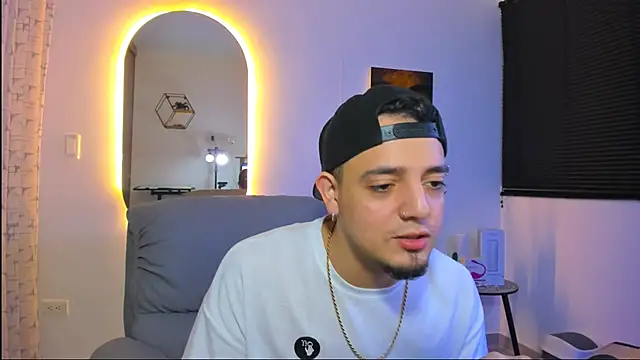 Snapshot of alejandro_calderon1 chatting on February 2026 04:09:01 AM alejandro calderon1 online show from February 2026 04:09:01 AM