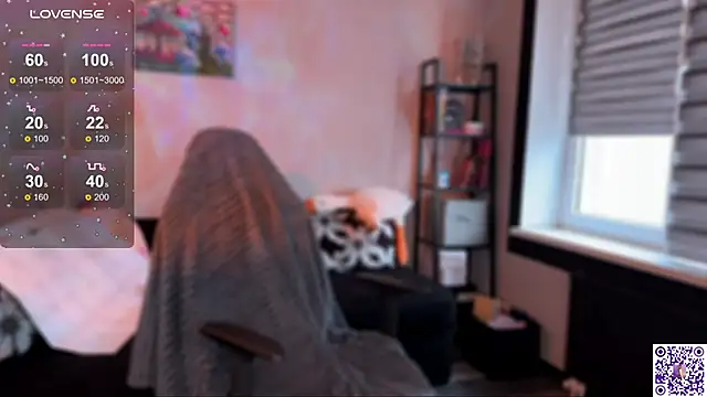 Chanel Gill online show from November 2025 08:45:01 AM