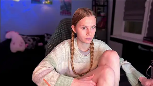 Chanel Gill online show from December 2025 09:33:02 PM