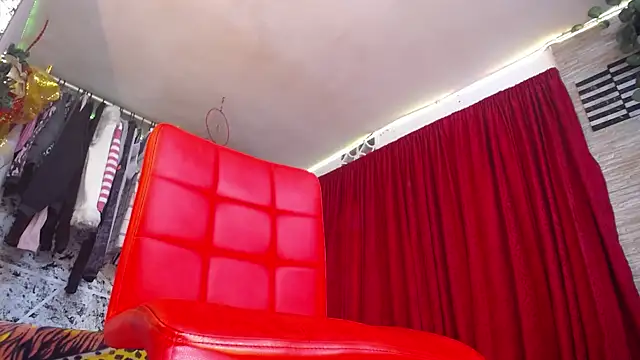 hornytsblonde online show from December 2025 02:46:02 PM