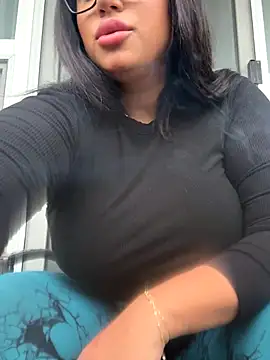 MeghanXO online show from September 2025 12:49:02 PM