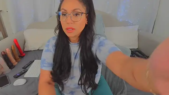 MeghanXO online show from December 2025 12:45:01 PM