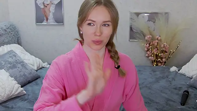 Veronika Mitchel online show from February 2025 05:51:02 PM