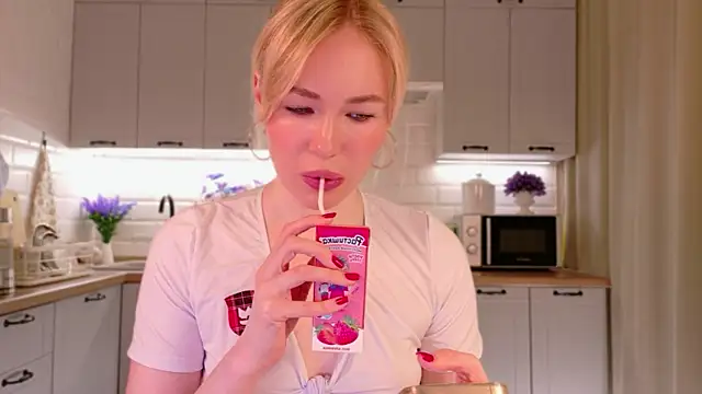 Veronika Mitchel online show from November 2025 01:55:01 PM