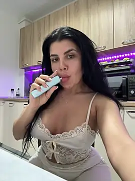 Snapshot of Scarlett-Dream chatting on April 2026 05:03:02 AM Scarlett-Dream online show from April 2026 05:03:02 AM