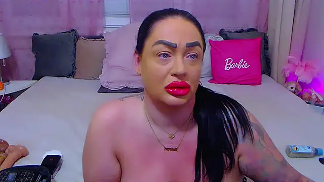 Snapshot of BustyVicky chatting on October 2025 09:23:02 PM BustyVicky online show from October 2025 09:23:02 PM