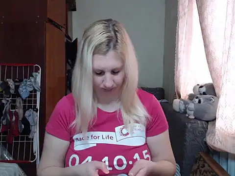 Snapshot of BustyBlond chatting on January 2025 08:58:01 AM BustyBlond online show from January 2025 08:58:01 AM