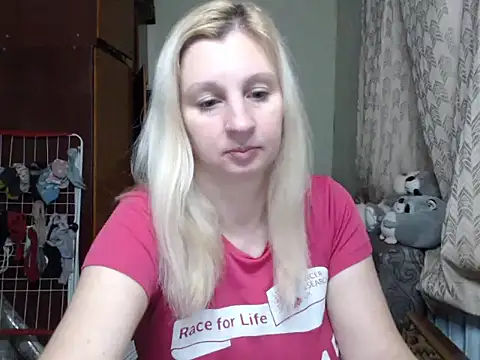 Snapshot of BustyBlond chatting on January 2025 03:04:02 PM BustyBlond online show from January 2025 03:04:02 PM