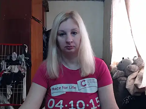 Snapshot of BustyBlond chatting on February 2025 08:24:02 AM BustyBlond online show from February 2025 08:24:02 AM
