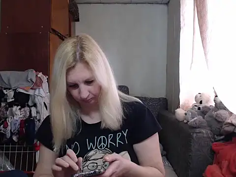 Snapshot of BustyBlond chatting on February 2025 12:50:01 PM BustyBlond online show from February 2025 12:50:01 PM