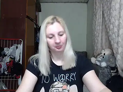 Snapshot of BustyBlond chatting on February 2025 03:53:01 PM BustyBlond online show from February 2025 03:53:01 PM