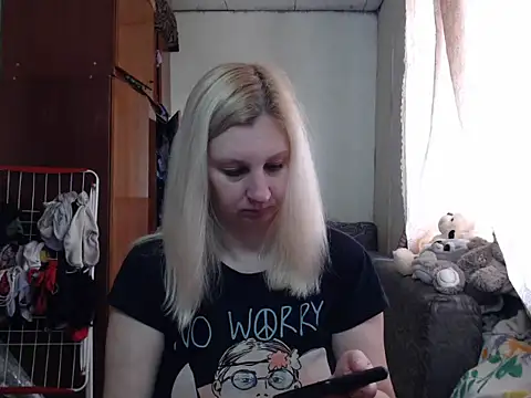 Snapshot of BustyBlond chatting on February 2025 09:09:01 AM BustyBlond online show from February 2025 09:09:01 AM