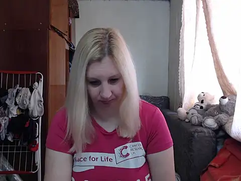 Snapshot of BustyBlond chatting on February 2025 09:52:02 AM BustyBlond online show from February 2025 09:52:02 AM