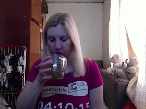 Snapshot of BustyBlond chatting on February 2025 05:48:01 AM BustyBlond online show from February 2025 05:48:01 AM