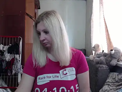 Snapshot of BustyBlond chatting on February 2025 08:48:02 AM BustyBlond online show from February 2025 08:48:02 AM