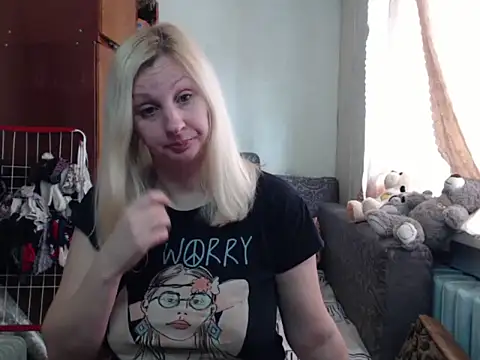 Snapshot of BustyBlond chatting on February 2025 09:45:02 AM BustyBlond online show from February 2025 09:45:02 AM
