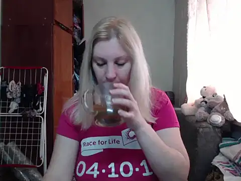 Snapshot of BustyBlond chatting on March 2025 05:53:01 AM BustyBlond online show from March 2025 05:53:01 AM