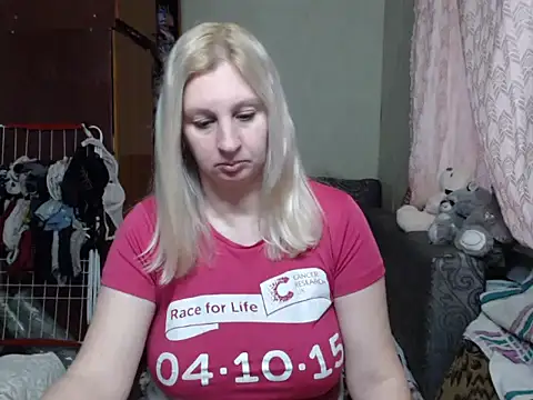 Snapshot of BustyBlond chatting on March 2025 03:37:01 PM BustyBlond online show from March 2025 03:37:01 PM