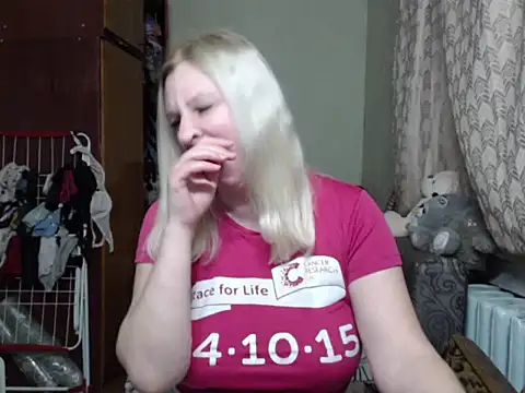 Snapshot of BustyBlond chatting on March 2025 04:13:02 PM BustyBlond online show from March 2025 04:13:02 PM
