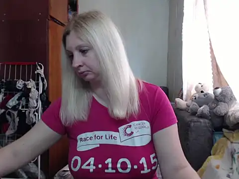 Snapshot of BustyBlond chatting on March 2025 09:55:01 AM BustyBlond online show from March 2025 09:55:01 AM