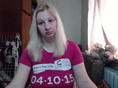 Snapshot of BustyBlond chatting on March 2025 06:37:02 AM BustyBlond online show from March 2025 06:37:02 AM