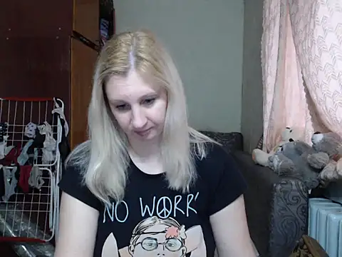 Snapshot of BustyBlond chatting on March 2025 03:17:02 PM BustyBlond online show from March 2025 03:17:02 PM