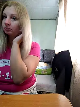 Snapshot of BustyBlond chatting on October 2025 10:03:02 AM BustyBlond online show from October 2025 10:03:02 AM