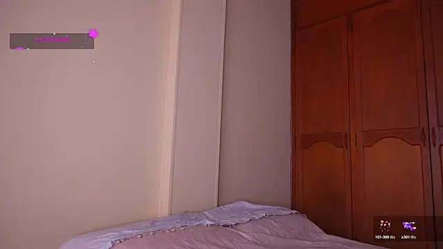 GabriSaenz online show from October 2025 01:45:01 PM