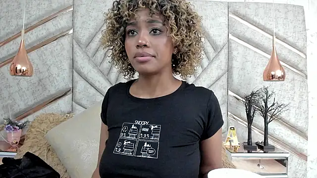 Snapshot of AgataRinaldi chatting on October 2025 07:56:02 PM AgataRinaldi online show from October 2025 07:56:02 PM