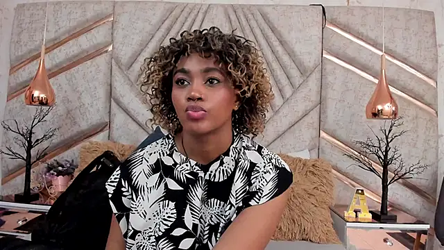 Snapshot of AgataRinaldi chatting on November 2025 08:24:02 PM AgataRinaldi online show from November 2025 08:24:02 PM