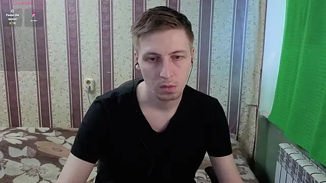 Snapshot of darienlarge chatting on June 2026 03:45:01 PM darienlarge online show from June 2026 03:45:01 PM