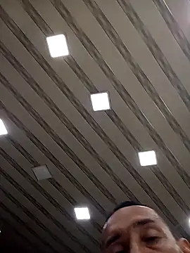 Snapshot of Diegoflorez01 chatting on April 2026 10:43:01 PM Diegoflorez01 online show from April 2026 10:43:01 PM