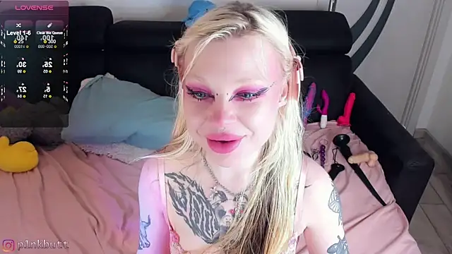 Snapshot of HelenGoat chatting on December 2024 03:05:02 PM HelenGoat online show from December 2024 03:05:02 PM