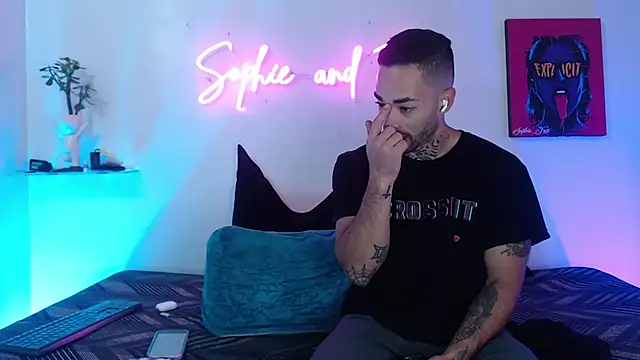 SophieFoxx17 online show from February 2026 12:27:01 PM