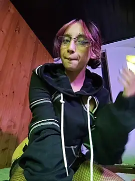  Laary online show from March 2026 08:57:01 PM