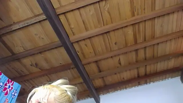 Nicolle Milf online show from December 2025 06:04:01 PM