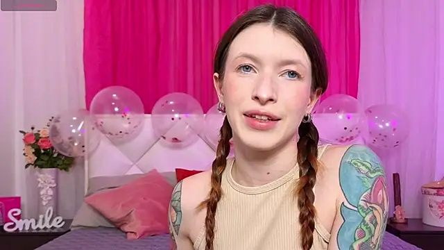 WildRedBerry online show from February 2026 02:21:02 PM