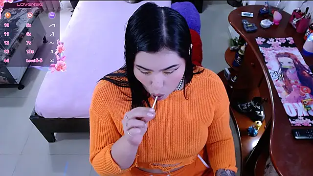 lufek23 online show from December 2024 08:50:01 PM