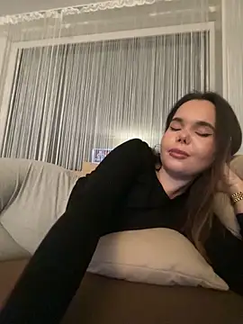 TheCinderella online show from March 2026 06:44:01 PM