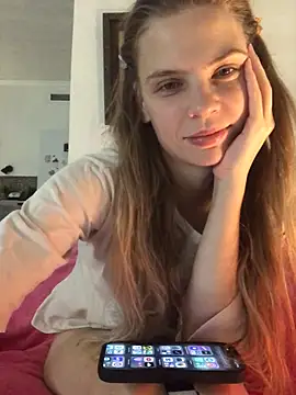 Snapshot of LeyaJohnson chatting on December 2024 07:39:02 PM LeyaJohnson online show from December 2024 07:39:02 PM