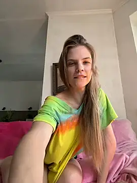 Snapshot of LeyaJohnson chatting on January 2025 12:15:02 PM LeyaJohnson online show from January 2025 12:15:02 PM