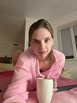 LeyaJohnson online show from November 2025 05:13:02 PM