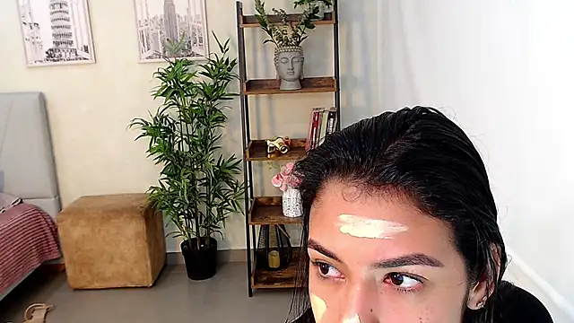 Sassy--Girl online show from February 2025 06:51:02 PM