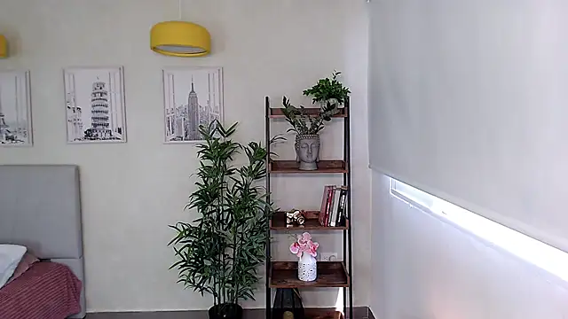 Sassy--Girl online show from February 2025 06:04:02 PM